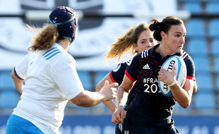 Shannon Izar en équipe de France à XV contre l'Italie, lors du tournoi des VI Nations 2017.