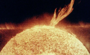 Une éruption solaire, observée en 1989.