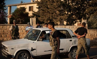 Les rebelles opposaient dimanche une résistance farouche aux troupes du régime à Alep, bombardée sans relâche par air et terre, de même que dans d'autres villes de Syrie ensanglantées par les violences.