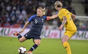 La Lyonnaise Eugénie Le Sommer a signé un superbe doublé, ce vendredi dans le Chaudron, pour permettre aux Bleues de battre l'Australie (2-0).