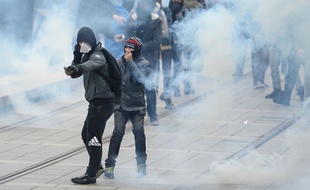 La manifestation a dégénéré à Nantes / AFP PHOTO / JEAN-SEBASTIEN EVRARD