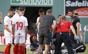 Larouci est sorti blessé après le tacle de Joris Gnagnon