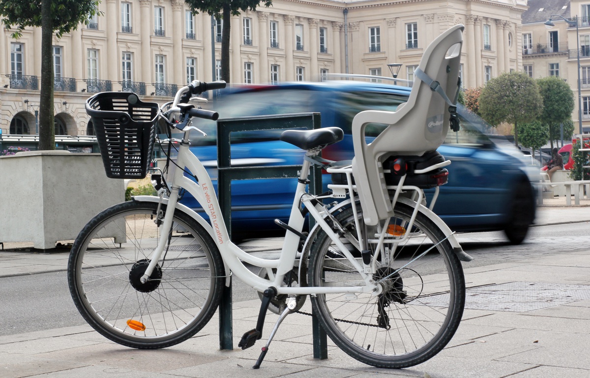 VIDEO. Rennes Des fauteuils roulants bricol s partir d anciens