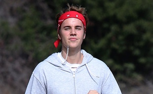 Le chanteur Justin Bieber en plein footing à Los Angeles