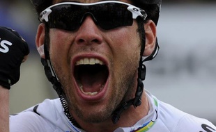 La star du sprint, le Britannique Mark Cavendish, s'est engagé pour trois ans dans la formation belge Omega Pharma, après la priorité accordée par son équipe actuelle Sky au classement général du Tour de France.
