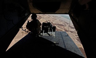 Deux soldats britanniques ont été tués dans une attaque à l'arme lourde vendredi dans le sud de l'Afghanistan, a annoncé le ministère de la Défense à Londres.