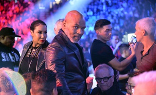 Mike Tyson avant le combat entre Deontay Wilder et Tyson Fury à la MGM Grand Garden Arena de Las Vegas, le 22 février 2020.