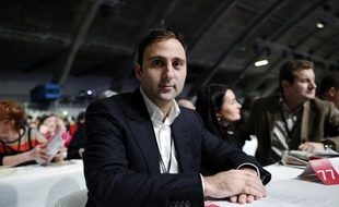 Le Parti socialiste a évoqué mardi l'hypothèse d'une "affaire d'État" après la découverte de 500.000 euros sur un compte de l'ancien ministre UMP Claude Guéant et dont l'origine reste à déterminer par la justice.