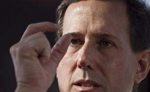 Rick Santorum aurait battu dans l'Iowa Mitt Romney, donné vainqueur au soir du vote, lors du premier scrutin destiné à départager les candidats à l'investiture républicaine pour la présidentielle américaine, rapporte un quotidien local jeudi après le dépouillement final.