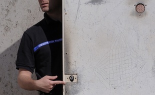 Agression dans une prison (Illustration).