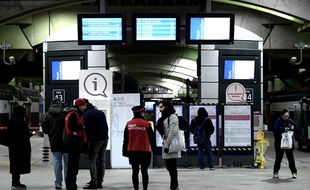 Les voyageurs subissent un 17e jour de grève à la SNCF, au premier jour des vacances de Noël.
