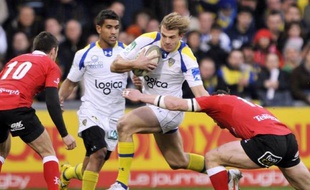 Clermont a rejoint samedi Toulouse en quarts de finale de la Coupe d'Europe de rugby en terminant premier de la poule 4 grâce à sa victoire (19-15) sur les Nord-Irlandais d'Ulster, mais les deux clubs devront très probablement se déplacer.