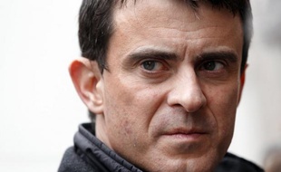 Le fait que François Bayrou vote pour François Hollande ne signifie pas de sa part "un ralliement" au candidat socialiste et "il ne s'agit pas de gouverner aujourd'hui avec François Bayrou", a déclaré Manuel Valls sur France Inter.