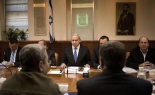 Un accord a été conclu mercredi entre le Premier ministre israélien, Benjamin Netanyahu, et notamment son partenaire laïque Yaïr Lapid pour la formation du prochain gouvernement, ont indiqué plusieurs médias.