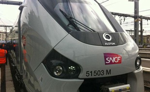 Le nouveau TER Régiolis d'Alstom, en gare de Bordeaux le 4 juillet 2013