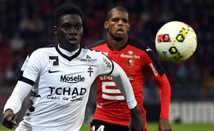 Ismaïla Sarr face au Stade Rennais de Ludovic Baal, le 30 octobre 2016.