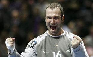 France's Thierry Omeyer reacts during their Men's World Handball Championship semi-final match against Denmark in Split January 30, 2009. REUTERS/Matko Biljak (CROATIA)