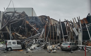 Trois semaines après l'incendie qui a ravagé le campus de Bel Air à Villeurbanne, 85% des entreprises ont trouvé une solution d'hébergement.