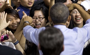Barack Obama rencontre de jeunes Vietnamiens à Ho Chi Minh Ville, le 25 mai 2016.