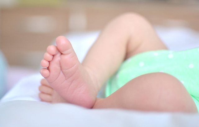 Un bébé de huit mois hospitalisé après avoir été secoué par son oncle 640x410_illustration-bebe