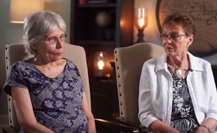 Denice Juneski et Linda Jourdeans ont été échangées à la naissance.