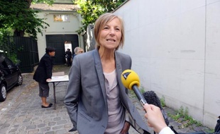 La vice-présidente du MoDem Marielle de Sarnez a appelé à une "profonde réorientation" du pays, "seule voie d'espoir possible" alors que "tous les voyants" du tableau de bord économique de la France sont au "rouge", mercredi dans une déclaration à l'AFP.