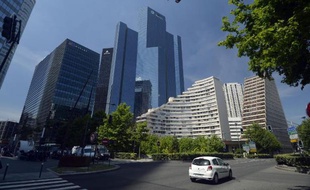 Des gratte-ciel dans le quartier d'affaires de La Défense le 17 juillet 2014