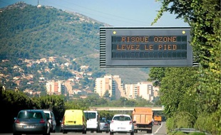 Deux associations surveillent aujourd'hui la pollution dans la région.