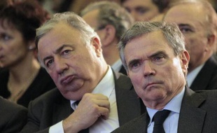 Les anciens présidents (UMP) du Sénat Gérard Larcher (g) et de l'Assemblée nationale Bernard Accoyer en mars 2010 à Paris
