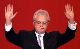 Le Parti Socialiste
Le 21 avril 2002, Lionel Jospin, le candidat du PS termine troisième à l'issue du premier tour de l'élection présidentielle.