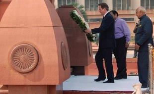 Le Premier ministre britannique, David Cameron, a achevé mercredi sa visite en Inde en se rendant sur les lieux d'un massacre perpétré par les troupes anglaises pendant l'ère coloniale, un épisode "profondément honteux" pour lequel il n'a cependant pas présenté d'excuses.