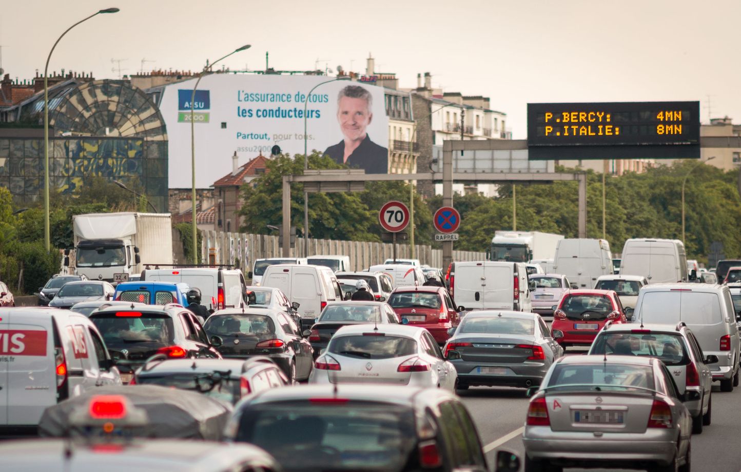 Avec la poursuite des grèves de la RATP et de la SNCF, les embouteillages ont atteint un chiffre exceptionnel en Île-de-France. (Illustration)