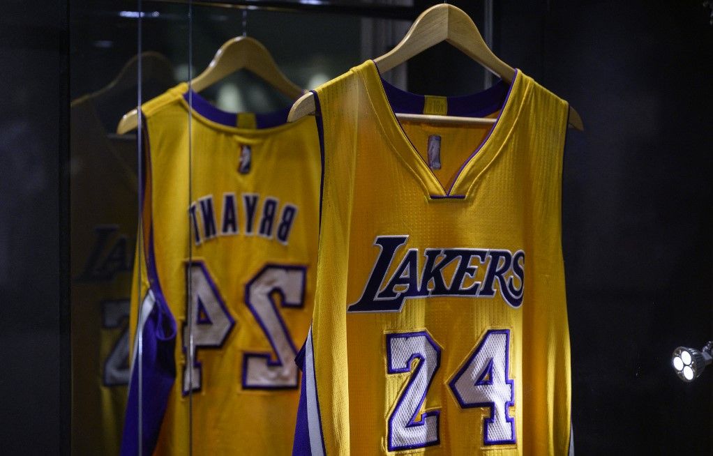 Basket  Un maillot de Kobe Bryant vendu 5,4 millions d'euros aux