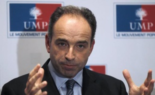 Jean-François Copé fera un point de presse chaque mercredi en tant que secrétaire général de l'UMP, assure-t-il dans un entretien à paraître vendredi dans Le Figaro, laissant entendre que l'habituel point de presse des porte-parole du lundi pourrait disparaître.