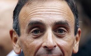 La présidente du FN, Marine Le Pen, a déclaré mercredi qu'elle "pouvait adhérer" sur le fond aux propos du chroniqueur Eric Zemmour sur la garde des Sceaux, Christiane Taubira, et "l'homme blanc", qui ont suscité l'indignation des associations antiracistes.