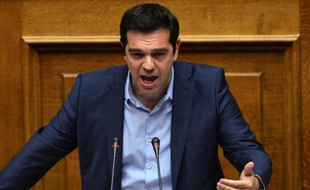 Le Premier ministre grec Alexis Tsipras devant le Parlement à Athènes, le 23 juillet 2015