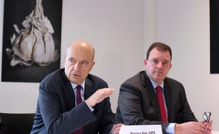 Le maire de Bordeaux et candidat à la primaire de la droite et du centre Alain Juppé, ici lors d'une visite à Rennes le 20 avril 2016.