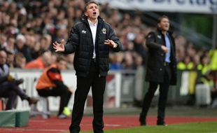 Claude Puel lors de Rennes-Nice le 25 avril 2015.