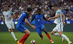 Dembélé et Giroud lors de France-Angleterre en amical, le 13 juin 2017 au Stade de France.