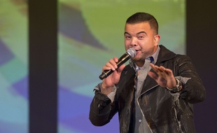 Guy Sebastian, représentant de l'Australie à l'Eurovision 2015, lors d'un concert aux Pays-Bas, le 18 avril 2015.