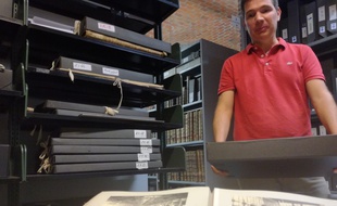 Pierre Gastou, chef de service iconothèque et numérisation aux archives municipales de Toulouse.