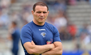 Raphaël Ibanez, le manageur de l'Union Bordeaux-Bègles (UBB) lors du match contre Bayonne, le 16 mai 2015. AFP PHOTO / NICOLAS TUCAT