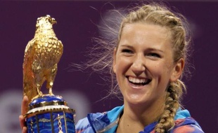 La Bélarusse Victoria Azarenka, vainqueur du tournoi de Doha, dimanche, a accentué son avance en tête du classement féminin WTA publié lundi et devance désormais sa dauphine, la Russe Maria Sharapova, de 1580 points.