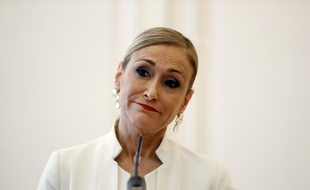 Cristina Cifuentes a annoncé sa démission lors d'une conférence de presse à Madrid, ce mercredi.
