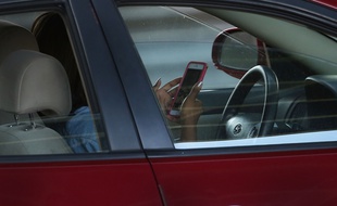 Le téléphone, un des distracteurs les plus dangereux au volant.
