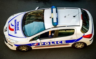 Un footballeur amateur a été blessé par balles dimanche près de Rouen (Seine-Maritime) lors d'une agression commise par des personnes, joueurs ou supporters, d'une équipe adverse, a-t-on appris lundi de source policière