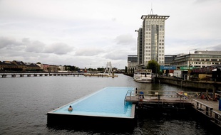Une piscine flottante à Berlin.