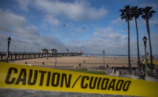 Huntington Beach quasiment désertée le 2 mai 2020.