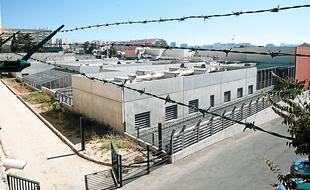 Le centre de rétention administrative du Canet en 2010.