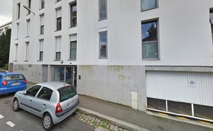 La macabre découverte a eu lieu dans un immeuble de la rue Charles-Le Goffic à Nantes.